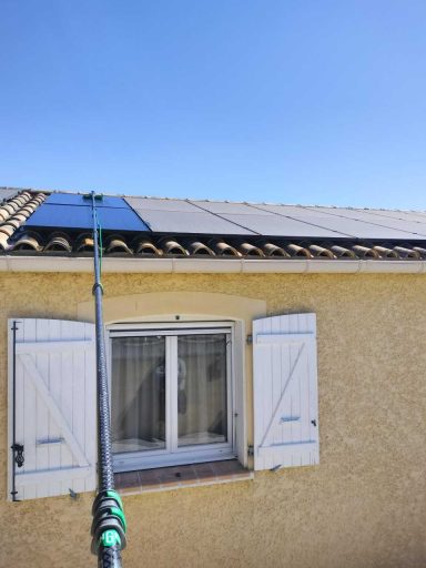 slm-propreté société de nettoyage de panneaux solaire dans l'Hérault et le Gard